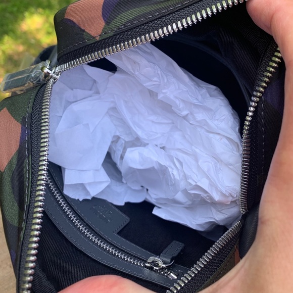 ⛔️SOlD⛔️Authentic MCM Nylon/Leather zip camo Crosb - Picture 7 of 13